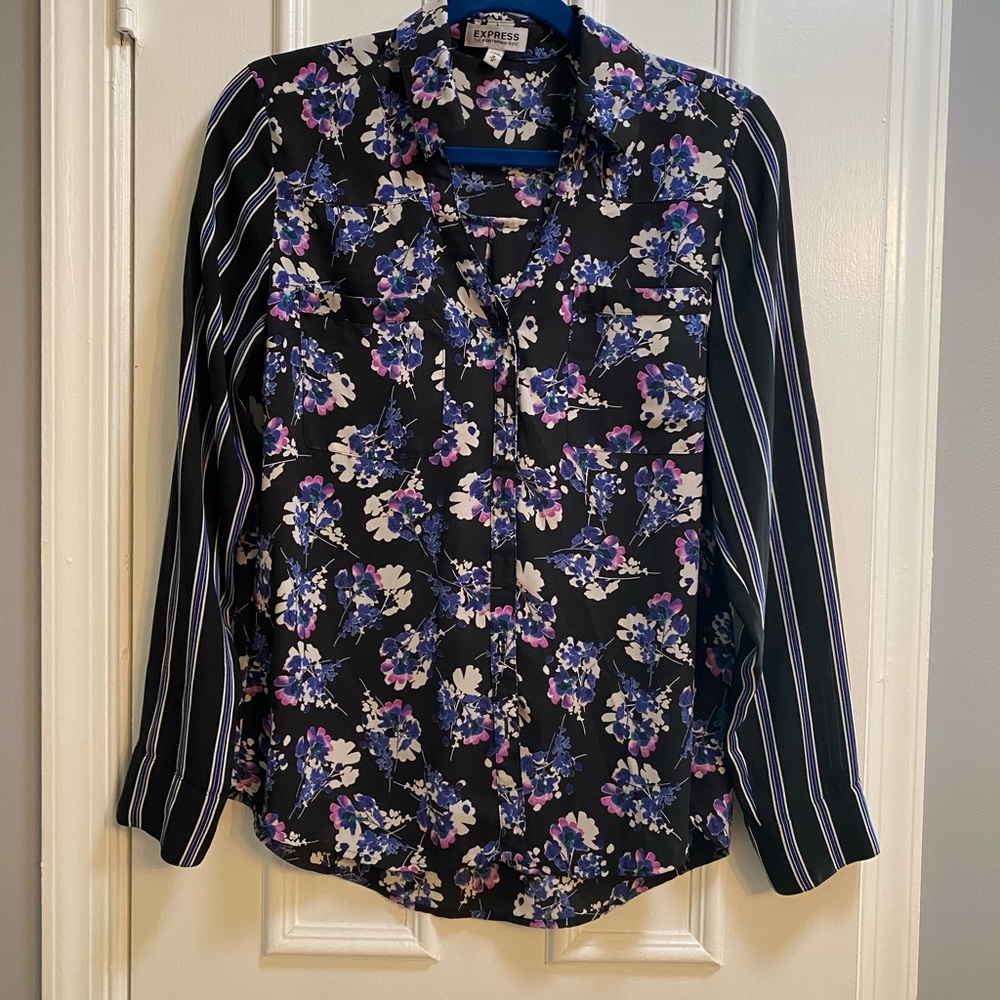 Express Portofino blouse. Size M